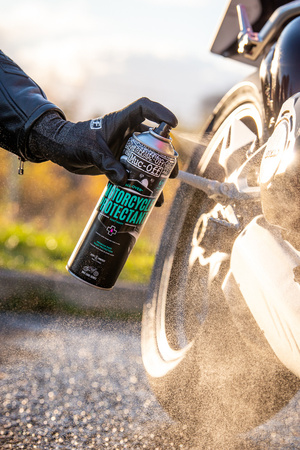 Muc-Off - Motorcycle Protectant preparat zabezpieczający każdą powierzchnię pomiędzy myciami - 500ml