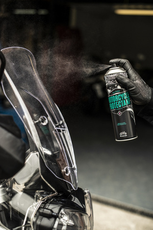 Muc-Off - Motorcycle Protectant preparat zabezpieczający każdą powierzchnię pomiędzy myciami - 500ml