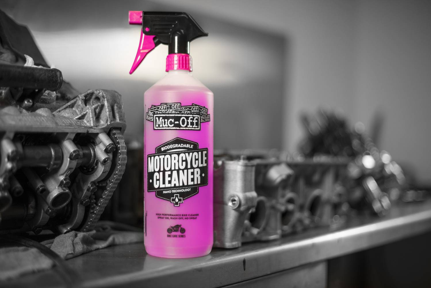 Muc-Off 664-CTJ - Biodegradowalny płyn do mycia motocykla z nanotechnologią  z atomizerem - 1l - Nano Tech Motorcycle Cleaner