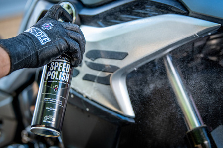 Muc-Off - Speed Polish polerujaco-woskujący spray do każdej powierzchni - 400ml