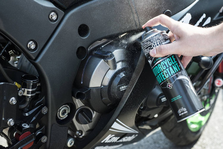 Muc-Off - Motorcycle Protectant preparat zabezpieczający każdą powierzchnię pomiędzy myciami - 400ml